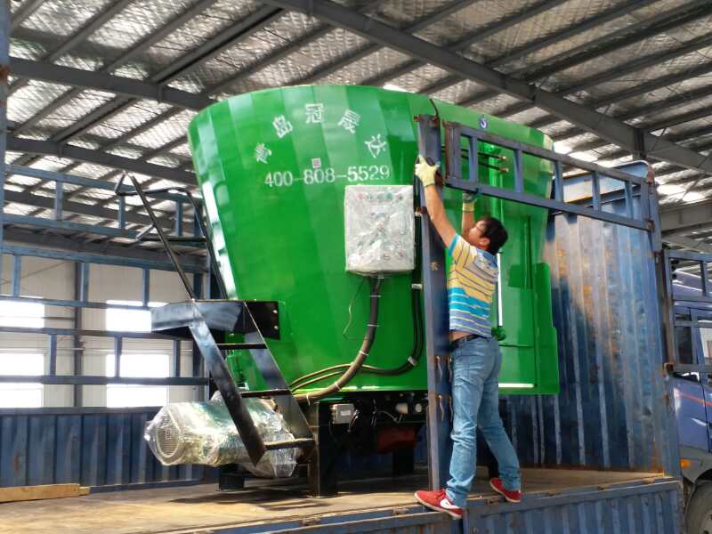 內(nèi)蒙古某公司購(gòu)買(mǎi)固定式TMR攪拌機(jī) 內(nèi)蒙古某公司購(gòu)買(mǎi)固定式TMR攪拌機(jī)