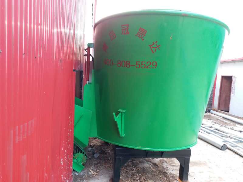 河南某公司購(gòu)買(mǎi)固定式TMR攪拌機(jī) 河南某公司購(gòu)買(mǎi)固定式TMR攪拌機(jī)