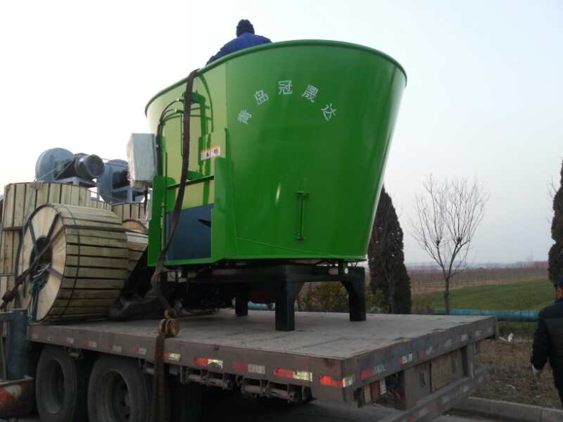 內(nèi)蒙古某公司購(gòu)買(mǎi)固定式TMR攪拌機(jī) 內(nèi)蒙古某公司購(gòu)買(mǎi)固定式TMR攪拌機(jī)